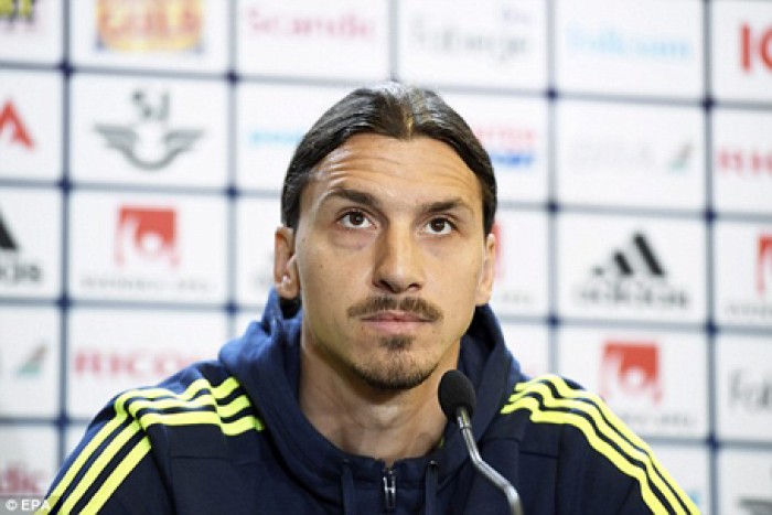 ibrahimovic muon choi tro meo von chuot voi phong vien