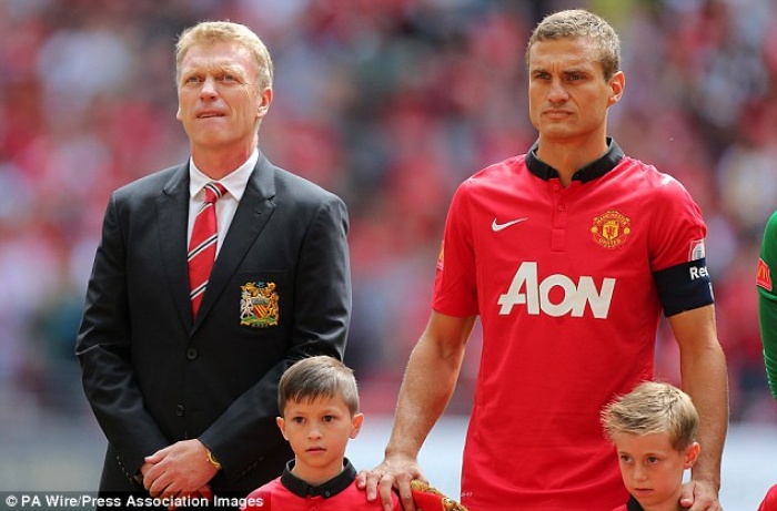 nemanja vidic tiet lo gay soc ve david moyes