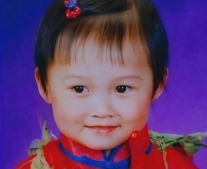 Những bức ảnh thời thơ ấu của dàn sao nữ xứ Trung