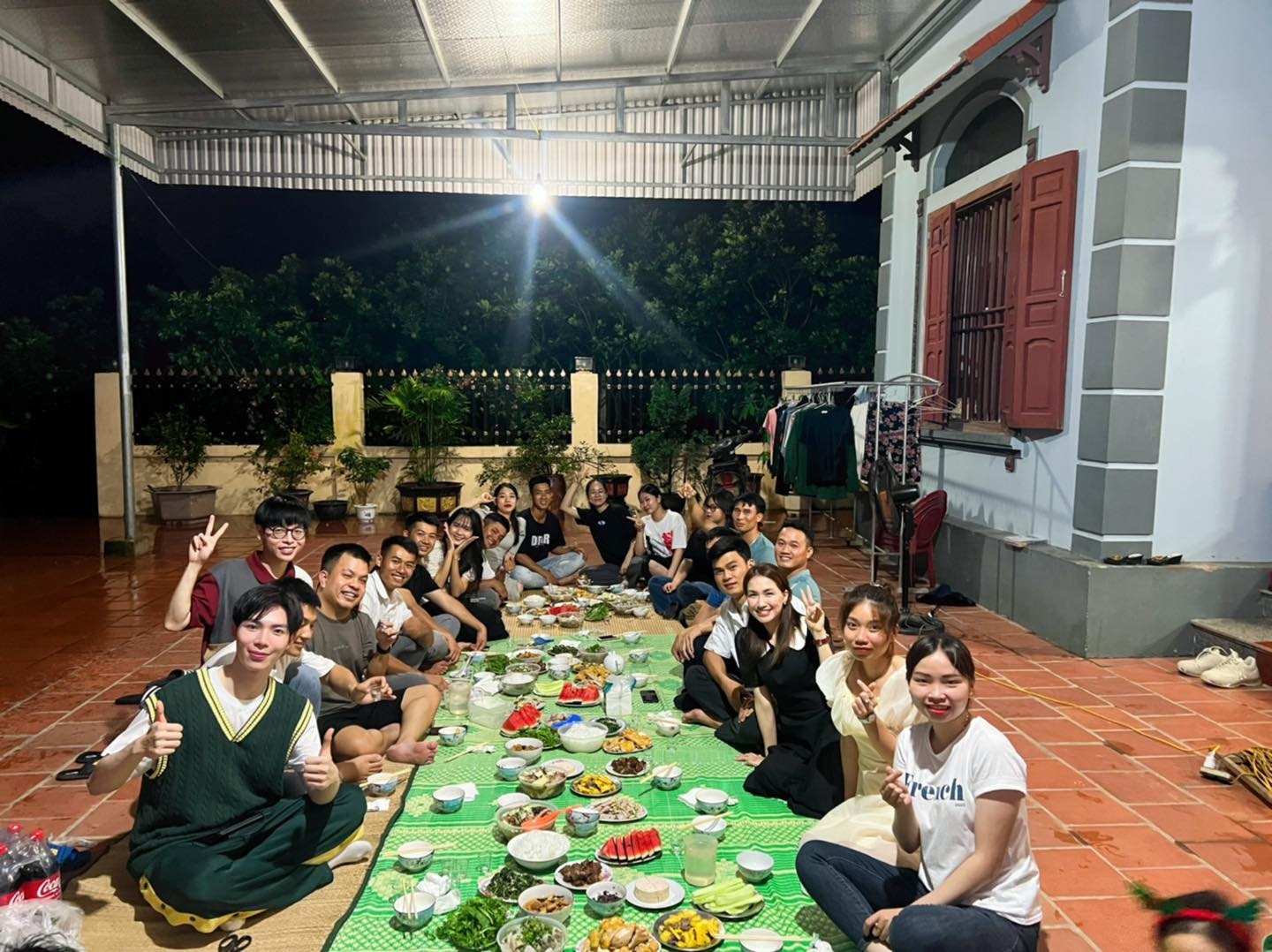 Sao Việt hôm nay 2/6: Hòa Minzy hạnh phúc đón sinh nhật cùng các đồng đội 