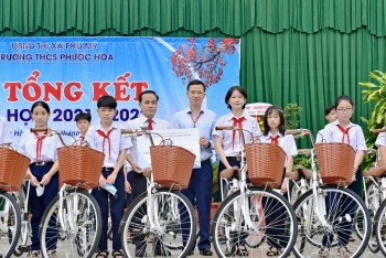 Công ty Vận chuyển Khí Đông Nam trao tặng 100 xe đạp cho học sinh hiếu học Bà Rịa - Vũng Tàu