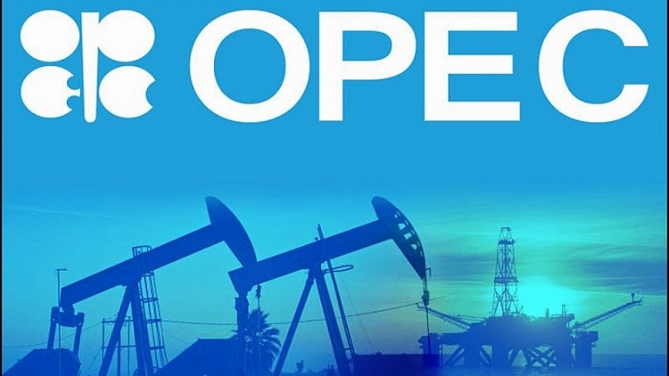 OPEC+ quyết định bơm thêm dầu