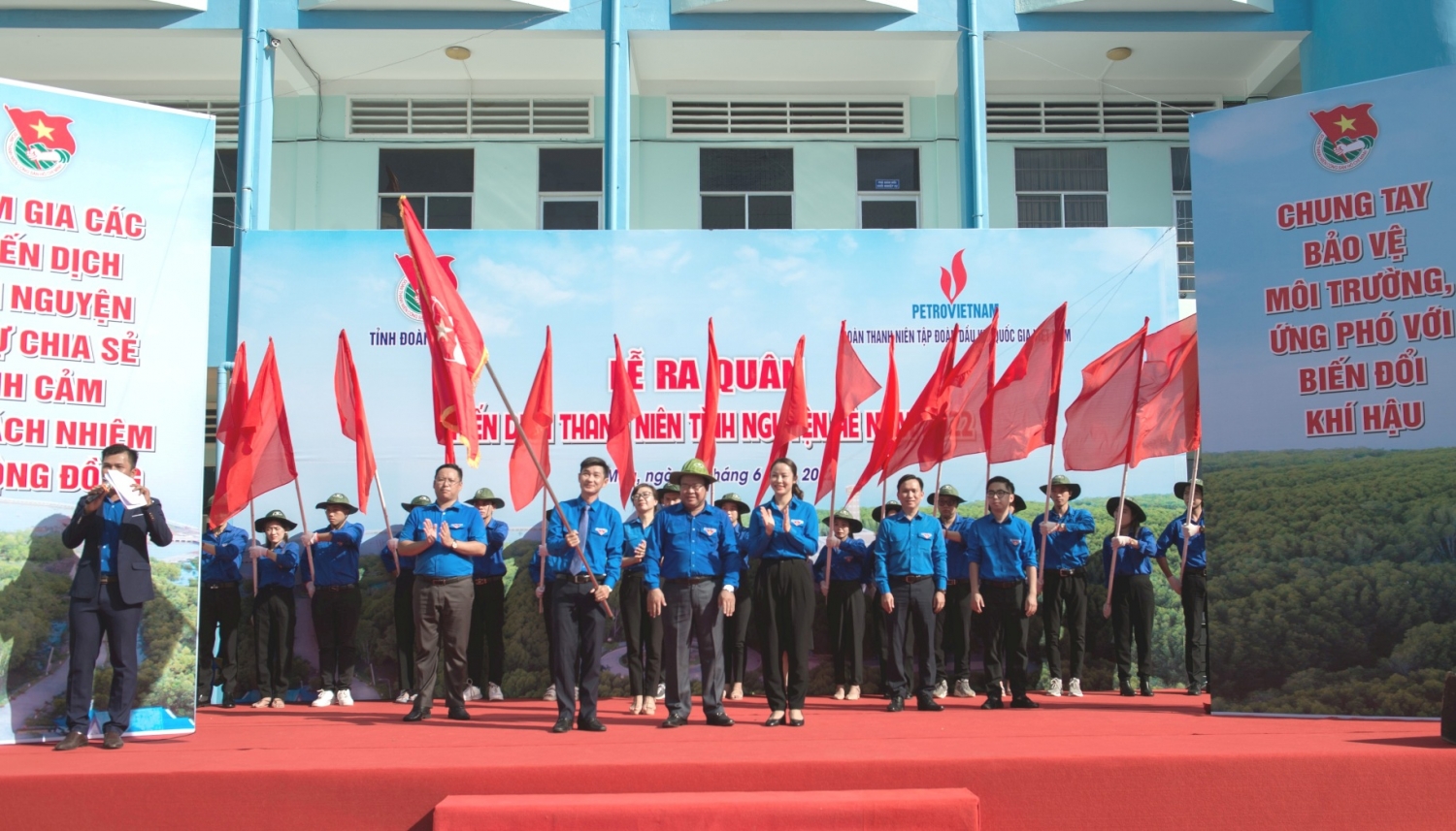 Tuổi trẻ Dầu khí ra quân Chiến dịch Thanh niên tình nguyện hè 2022