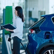 Mua xe điện không pin: Khách hàng của VinFast hưởng lợi đơn lợi kép