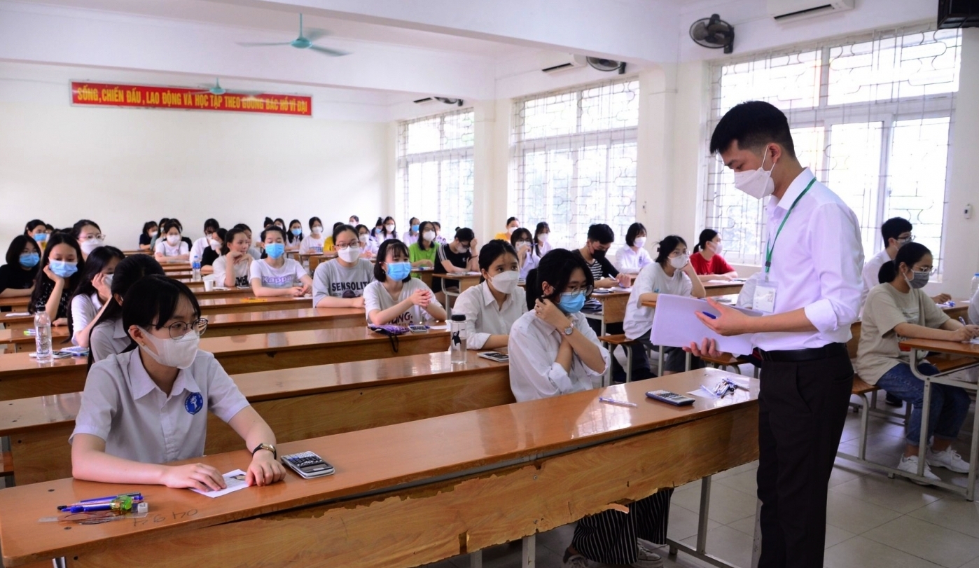Hà Nội: Trường THPT chuyên đầu tiên công bố điểm chuẩn vào lớp 10