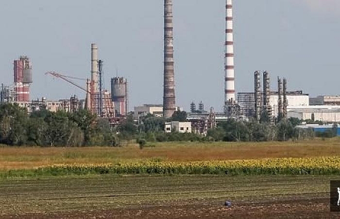 Nhà máy hóa chất Ukraine cháy lớn