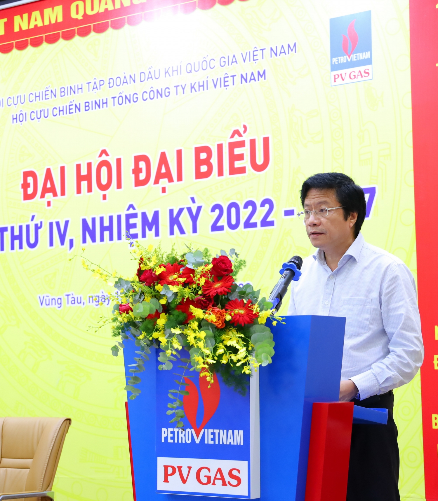 Đồng chí Trần Đức Sơn - Ủy viên Ban thường vụ - Phó Bí thư Đảng ủy phát biểu chỉ đạo Đại hội
