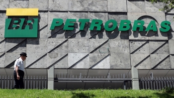 Petrobras đặt mục tiêu "đóng băng" giá nhiên liệu trong 45 ngày