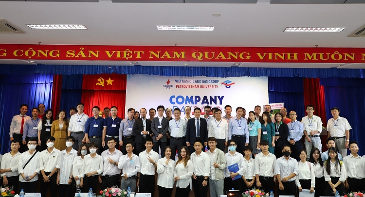 Company day 2022 PVU với chủ đề: Sinh viên PVU với tinh thần đổi mới sáng tạo trong bối cảnh chuyển dịch năng lượng, hướng đến sự phát triển bền vững Company day 2022 PVU với chủ đề: Sinh viên PVU với tinh thần đổi mới sáng tạo trong bối cảnh chuyển dịch năng lượng, hướng đến sự phát triển bền vững
