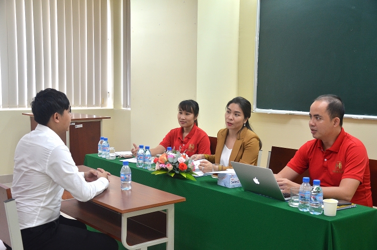 Company day 2022 PVU với chủ đề: Sinh viên PVU với tinh thần đổi mới sáng tạo trong bối cảnh chuyển dịch năng lượng, hướng đến sự phát triển bền vững Company day 2022 PVU với chủ đề: Sinh viên PVU với tinh thần đổi mới sáng tạo trong bối cảnh chuyển dịch năng lượng, hướng đến sự phát triển bền vững