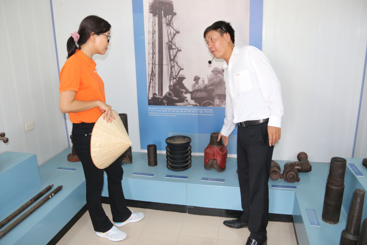 Tuổi trẻ Dầu khí về thăm Tuổi trẻ Dầu khí về thăm