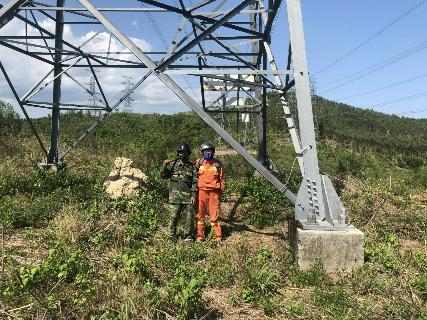 Đảm bảo hệ thống truyền tải điện vận hành an toàn, ổn định, liên tục trong mùa nắng nóng trên địa bàn tỉnh Bình Thuận