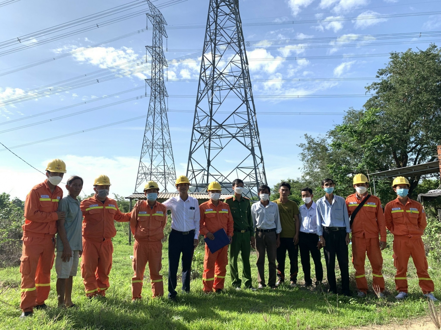 Đảm bảo hệ thống truyền tải điện vận hành an toàn, ổn định, liên tục trong mùa nắng nóng trên địa bàn tỉnh Bình Thuận