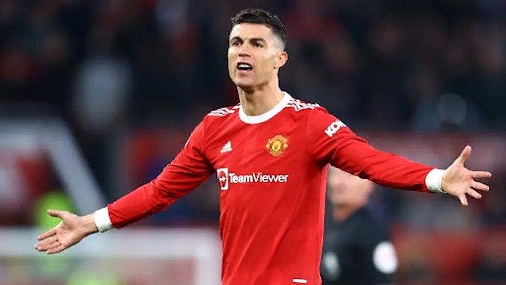 Cristiano Ronaldo nổi loạn nghỉ tập để đòi rời khỏi Man Utd