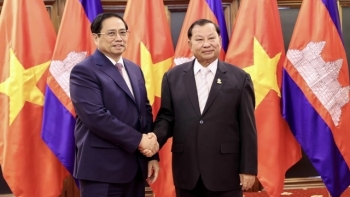 Thủ tướng Chính phủ Phạm Minh Chính hội kiến  Chủ tịch Thượng viện Campuchia Say Chhum