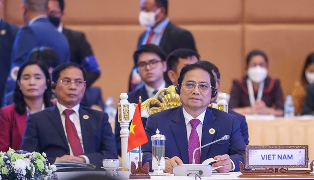 Thủ tướng đề nghị ASEAN và Hàn Quốc tạo điều kiện thuận lợi hơn nữa cho các doanh nghiệp hai bên tiếp cận thị trường, tạo điều kiện cho hàng hóa xuất khẩu như nông thủy sản, hải sản, trái cây từ các nước ASEAN, trong đó có Việt Nam, vào thị trường Hàn Quốc - Ảnh: VGP/Nhật Bắc
