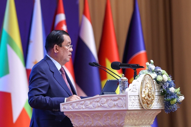 Thủ tướng Campuchia, Chủ tịch ASEAN 2022 Samdech Techo Hun Sen phát biểu khai mạc hội nghị. Ảnh: Dương Giang-TTXVN