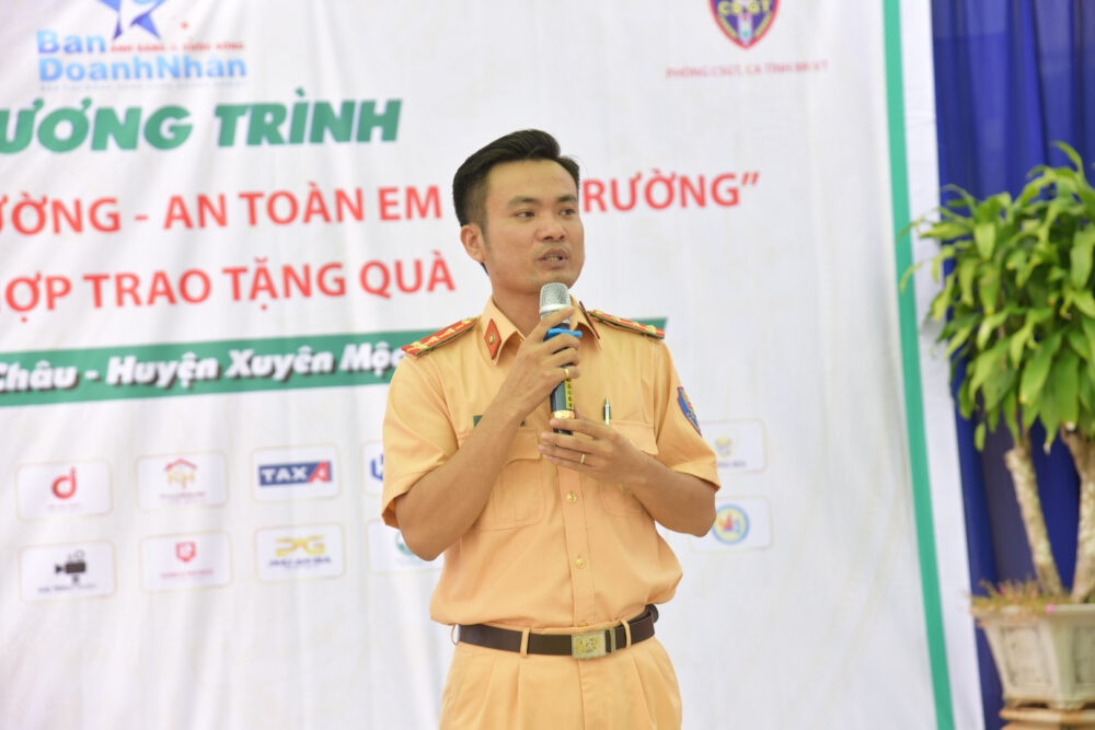 Caravan Ánh sáng học đường: Vì môi trường học tập tốt và an toàn Caravan Ánh sáng học đường: Vì môi trường học tập tốt và an toàn
