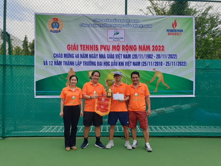 PVU tổ chức thành công giải Tennis mở rộng năm 2022