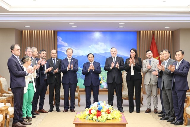 Thủ tướng hoan nghênh lãnh đạo 3 tỉnh và doanh nghiệp tháp tùng Đoàn có các hoạt động xúc tiến thương mại song phương tại Việt Nam - Ảnh: VGP/Nhật Bắc