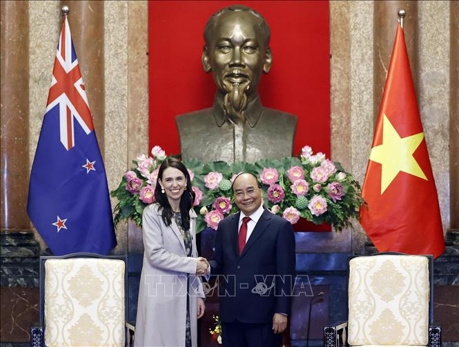Chủ tịch nước Nguyễn Xuân Phúc tiếp Thủ tướng New Zealand Jacinda Ardern. 