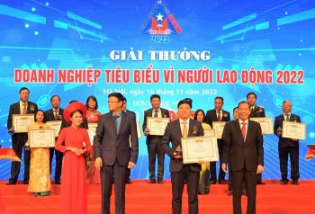 Vietcombank 3 lần liên tiếp được vinh danh “Doanh nghiệp tiêu biểu vì người lao động” và Top 10 Nơi làm việc tốt nhất Việt Nam