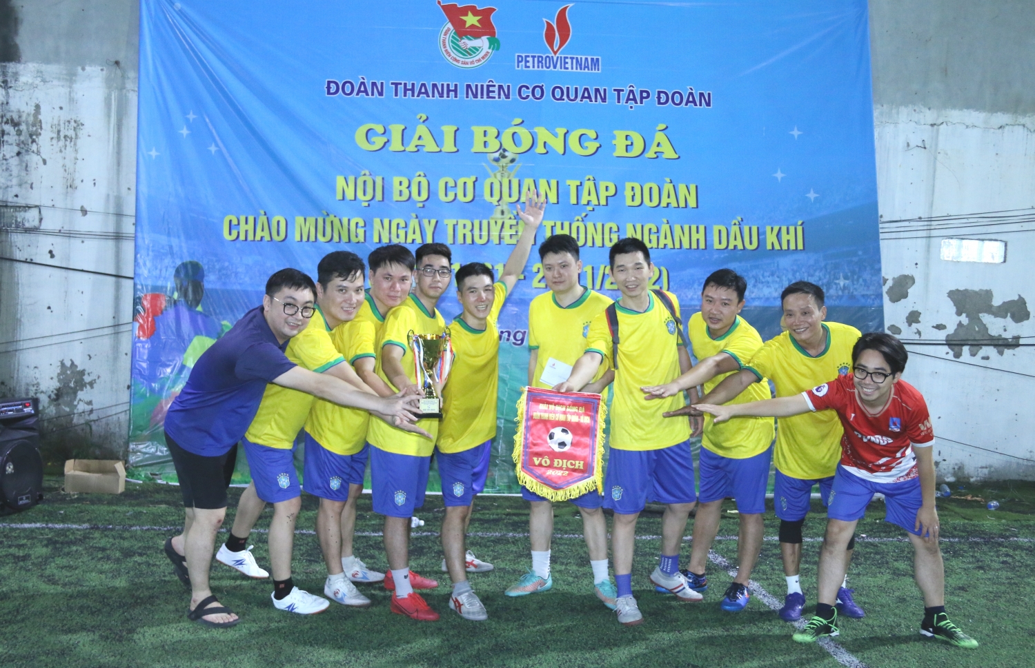Đội bóng PVNDB vô địch Giải bóng đá nội bộ Cơ quan Tập đoàn Dầu khí Việt Nam