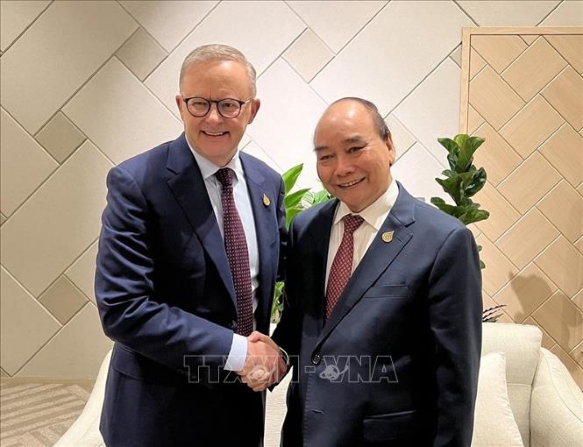 Chủ tịch nước Nguyễn Xuân Phúc có cuộc gặp với Thủ tướng Australia Anthony Albanese. Ảnh: TTXVN.