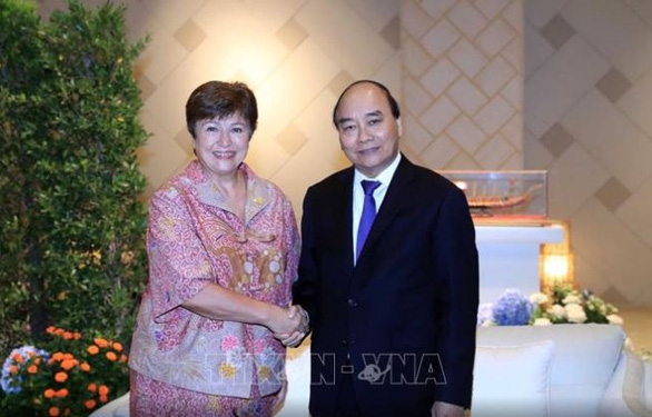 Sáng 19-11, tại thủ đô Bangkok của Thái Lan, Chủ tịch nước Nguyễn Xuân Phúc gặp Tổng giám đốc Quỹ Tiền tệ quốc tế (IMF) Kristalina Georgieva - Ảnh: TTXVN
