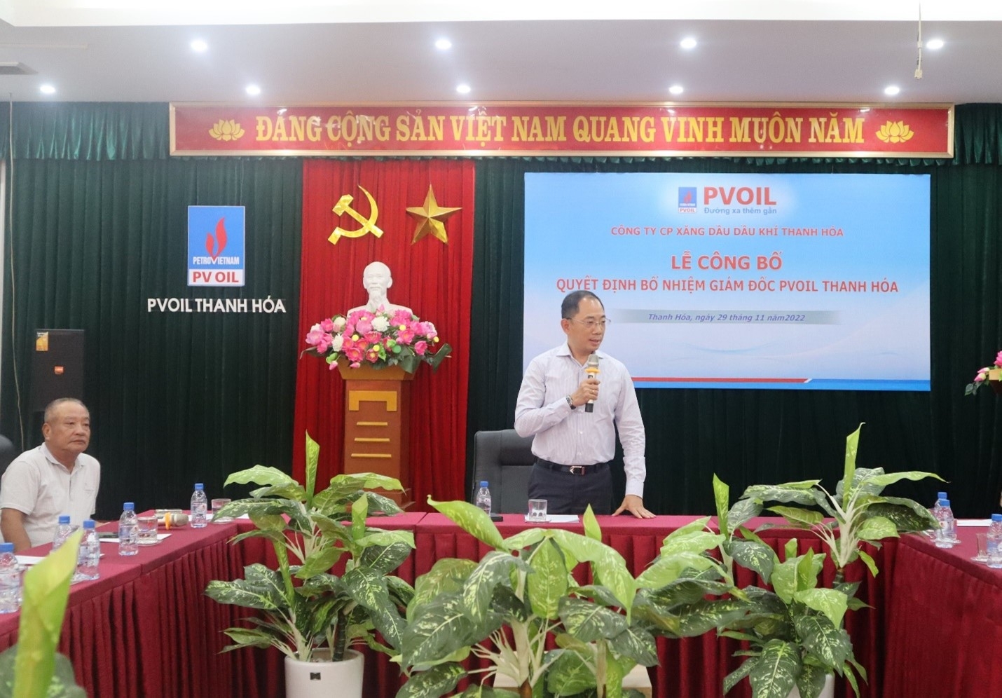 Ông Cao Hoài Dương – Bí thư Đảng ủy, Chủ tịch HĐQT PVOIL phát biểu tại Lễ công bố Quyết định bổ nhiệm Giám đốc PVOIL Thanh Hoá