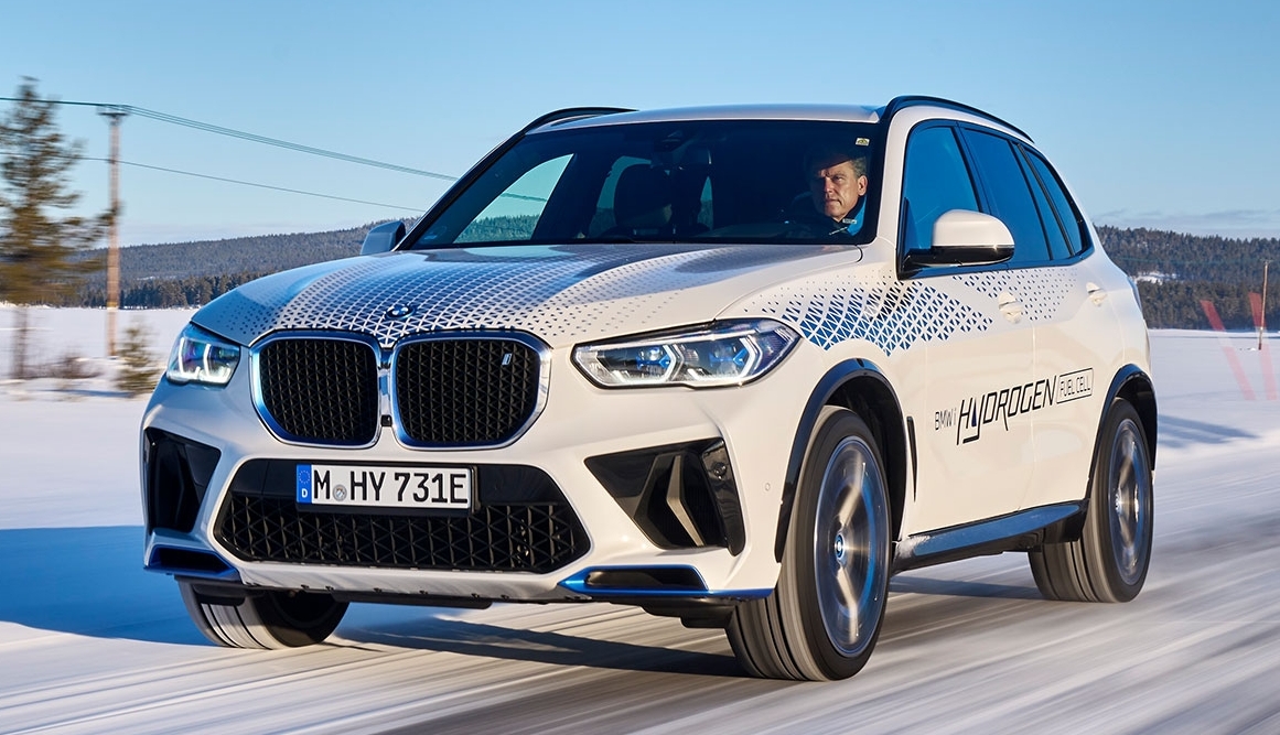 BMW thử nghiệm SUV chạy bằng Hydrogen