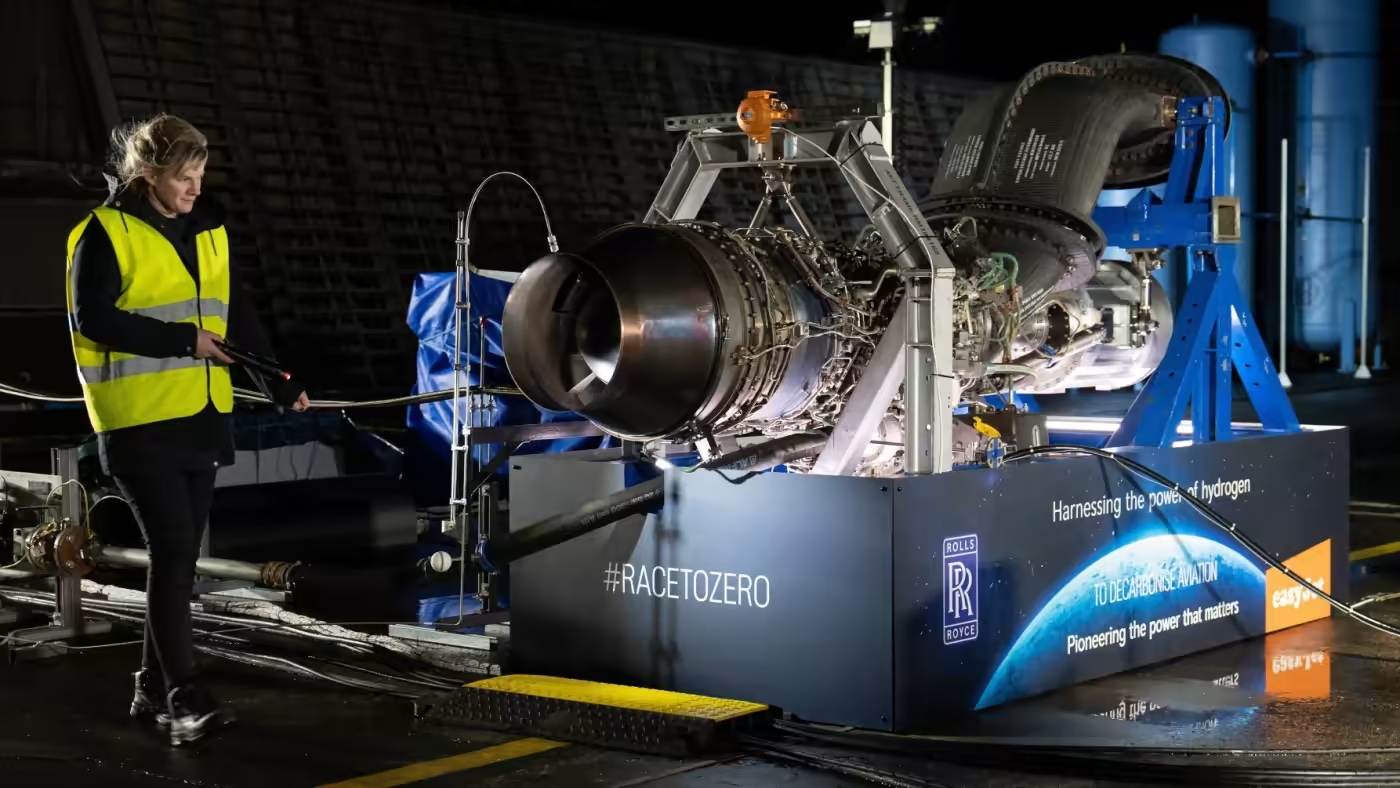 Rolls-Royce thử nghiệm động cơ máy bay chạy bằng hydro đầu tiên trên thế giới