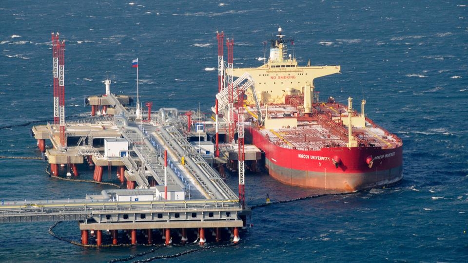 Trung Quốc giữ cách tiếp cận thận trọng đối với dầu Nga