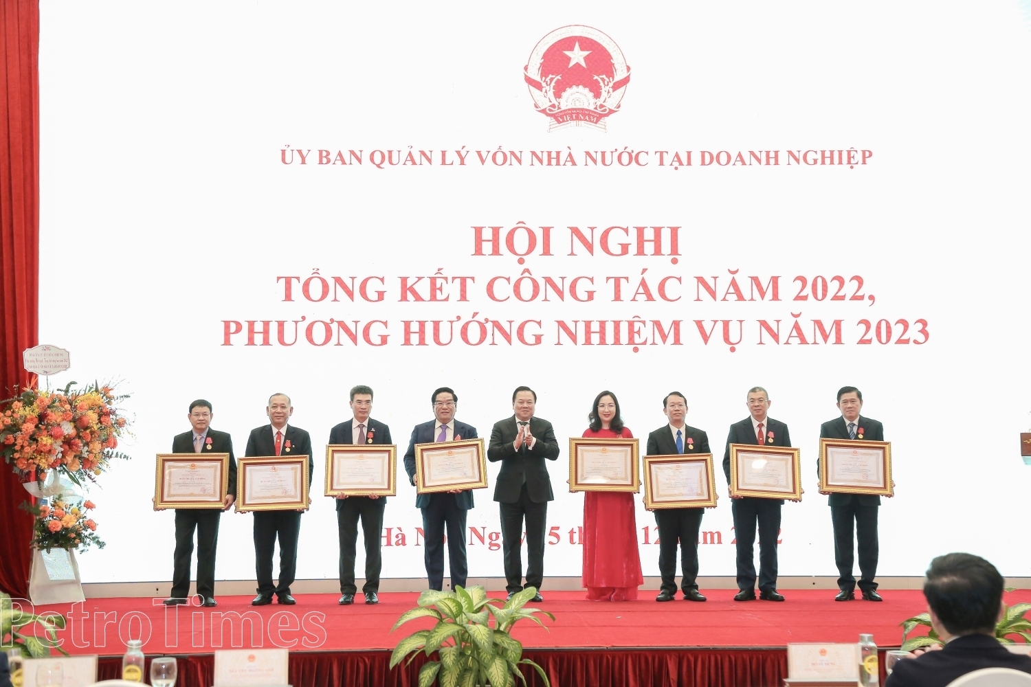 Các cá nhân vinh dự nhận Huân chương Lao động