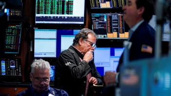 Thị trường chứng khoán thế giới ngày 16/12: Dow Jones giảm hơn 700 điểm do lo ngại suy thoái kinh tế gia tăng