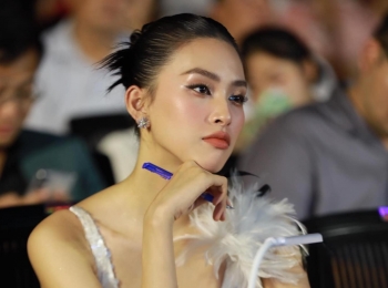 Trần Tiểu Vy khoe nhan sắc "vạn người mê" khi làm giám khảo hoa hậu