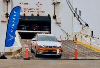 Lô xe đầu tiên cập cảng California, VinFast nhận giấy phép bán hàng tại Mỹ