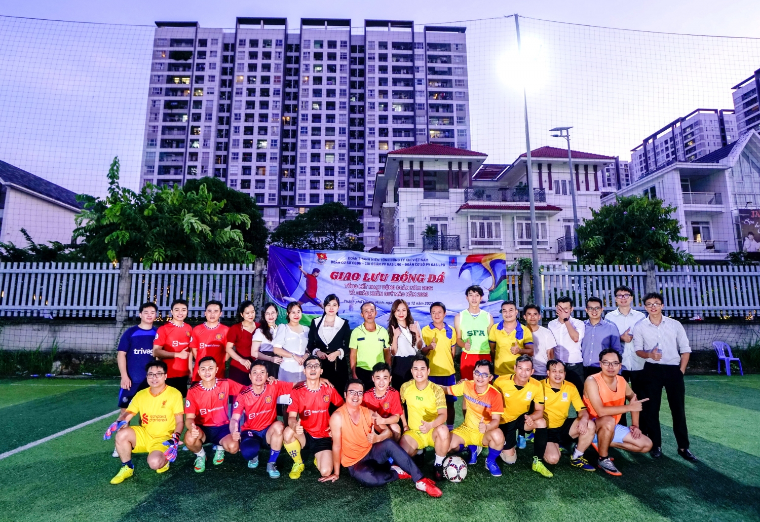 Giao lưu bóng đá kết hợp với tổng kết công tác Đoàn Thanh niên 2022