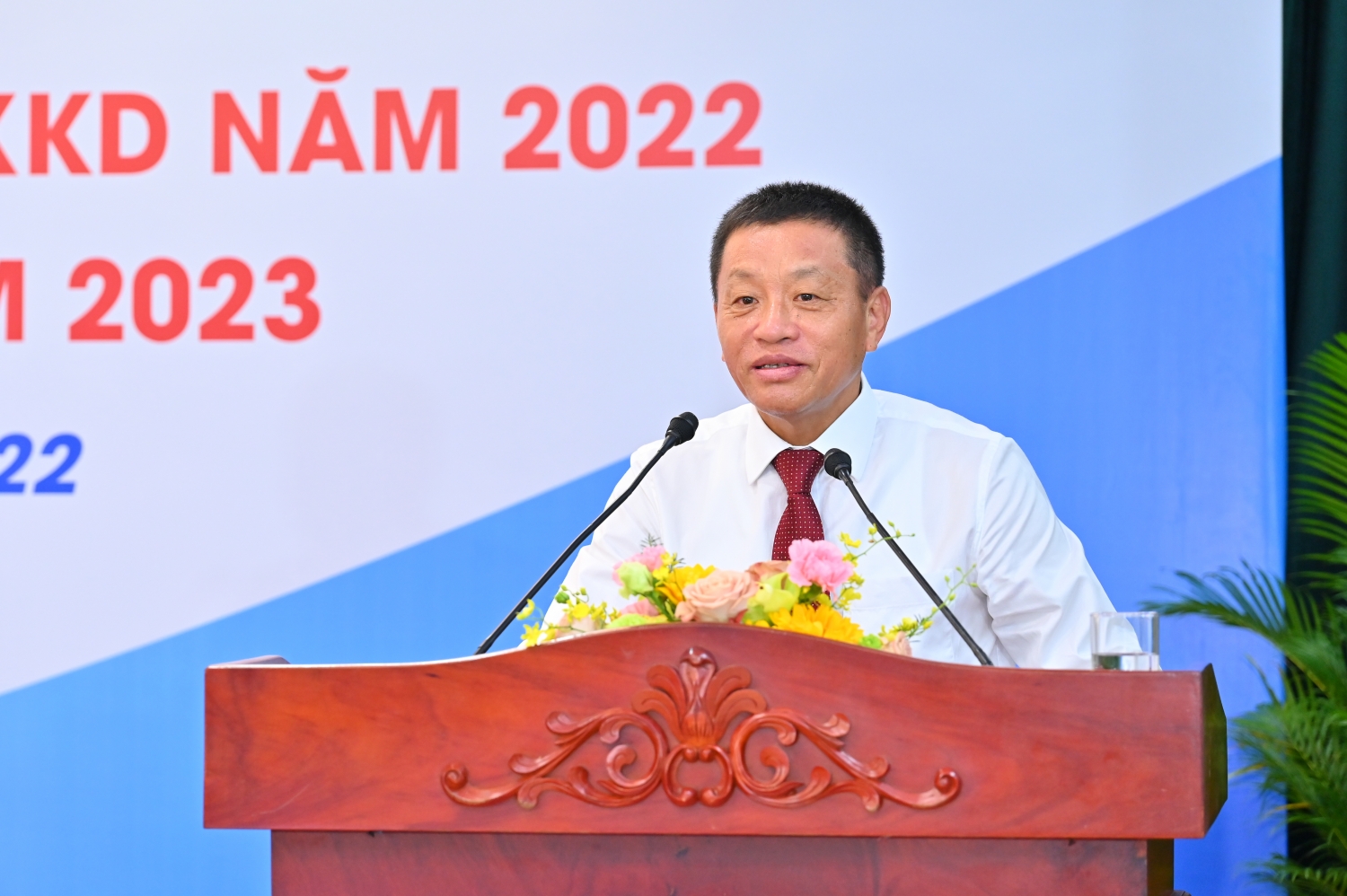 Ông Đoàn Văn Nhuộm – Phó Bí thư Đảng ủy, Tổng Giám đốc PVOIL phát biểu tại Hội nghị