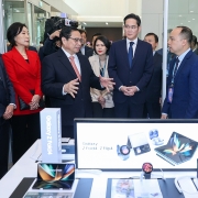 Thủ tướng: Việt Nam đã trở thành cứ điểm quan trọng của Samsung trên toàn cầu