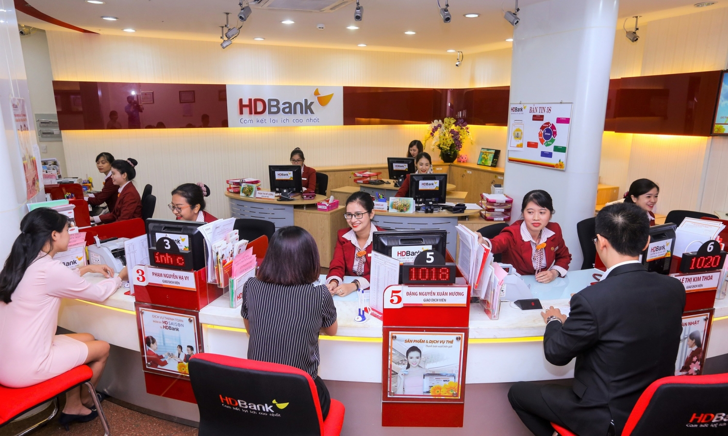 Tin ngân hàng ngày 24/12: VietinBank rao bán hơn 450 khoản vay tiêu dùng không tài sản bảo đảm