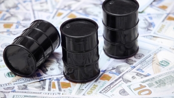 Giá dầu thế giới chạm mức cao nhất trong 3 tuần khi Trung Quốc nới lỏng hạn chế COVID-19