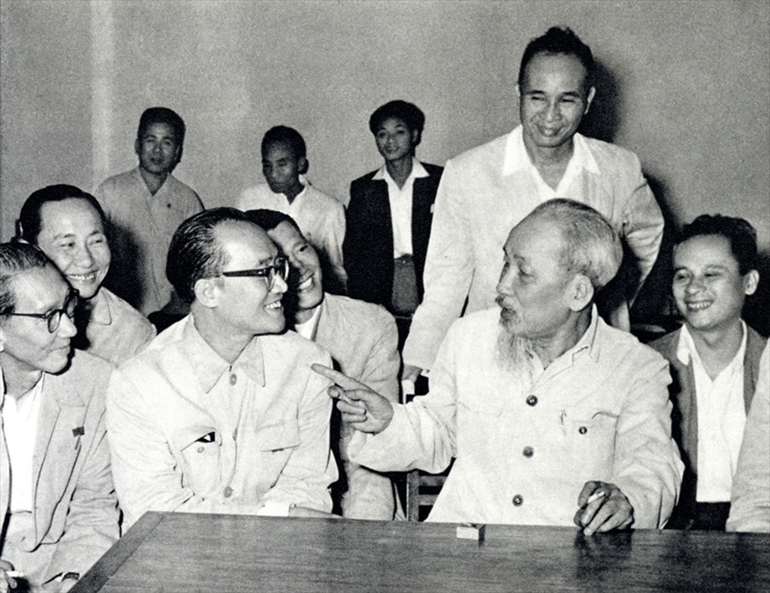 Kỳ 1: Vận dụng tư tưởng Hồ Chí Minh về phát hiện, thu hút và trọng dụng nhân tài