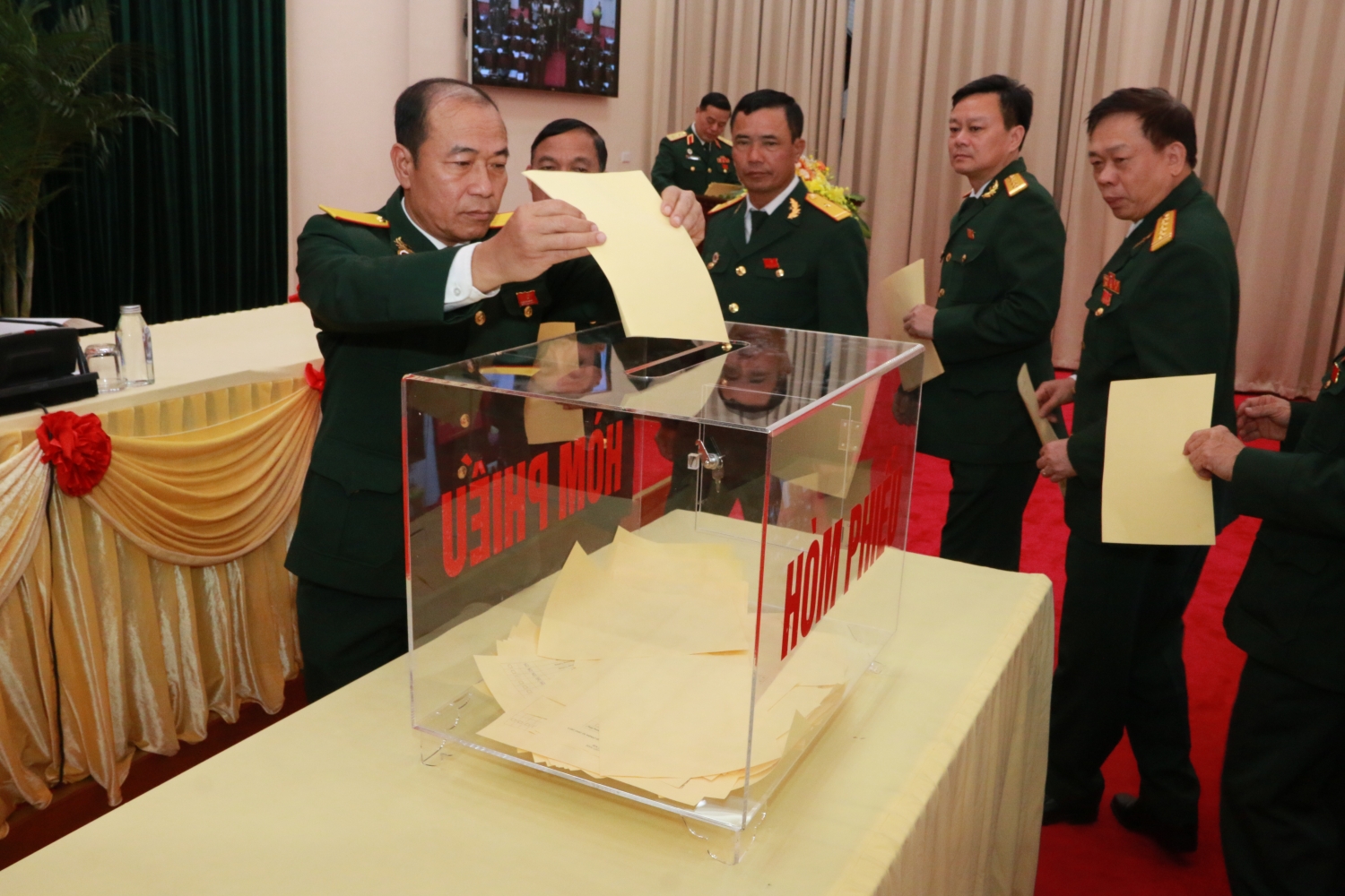 Tiếp tục phát huy truyền thống anh hùng, lịch sử vẻ vang của Hội Cựu chiến binh Việt Nam trong nhiệm kỳ mới