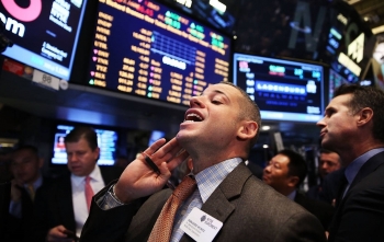 Thị trường chứng khoán thế giới ngày 5/1: Dow Jones tăng điểm bất chấp Fed báo hiệu nhiều đợt tăng lãi suất