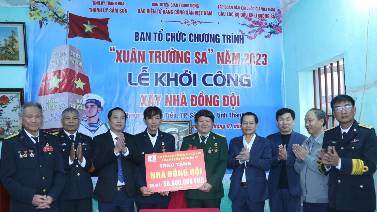 Câu lạc bộ Dầu khí Trường Sa hỗ trợ kinh phí xây dựng "Nhà đồng đội" tại Thanh Hoá