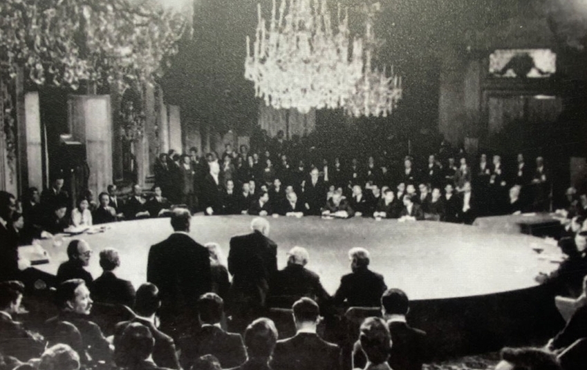 Trưng bày hơn 200 tư liệu quý về “Hội nghị Paris - Cuộc đàm phán lịch sử”