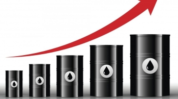 Giá dầu tăng nhẹ đầu tuần nhờ triển vọng nhu cầu lạc quan