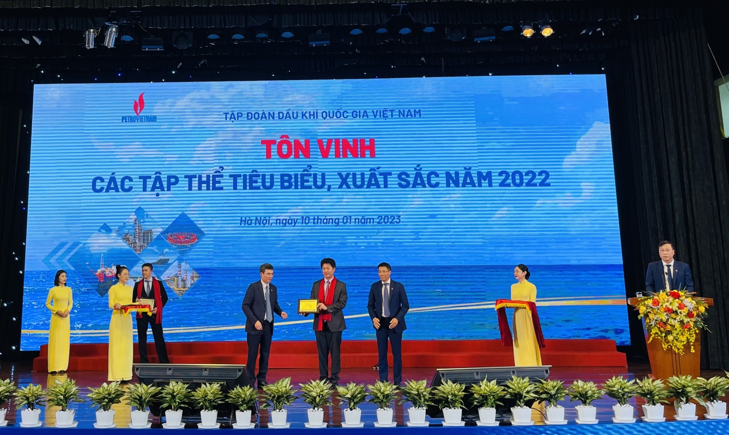 Vietsovpetro nhận các danh hiệu tiêu biểu cho thành tích năm 2022