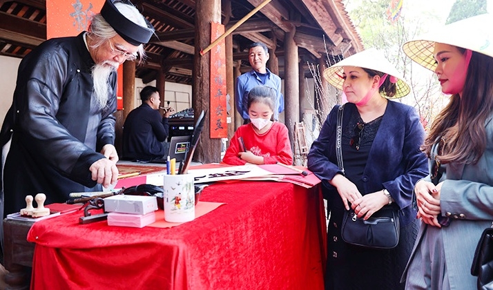 Hà Nội: Khám phá, trải nghiệm nét văn hóa ''Tết làng Việt